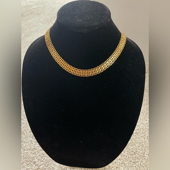 Monet Collar Link Necklace Gold Toned Metal - Picture 4 of 4